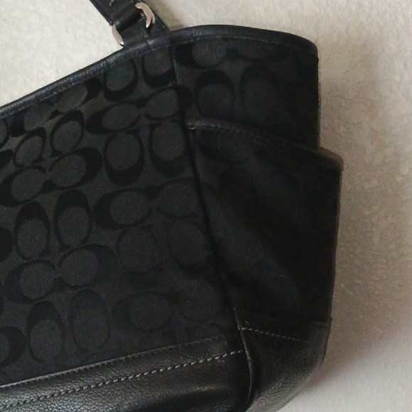 Coach Black Signature Shoulder Bag - Picture 6 of 12